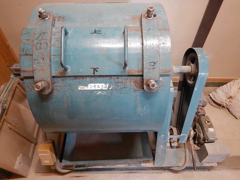 ロサンゼルス試験機